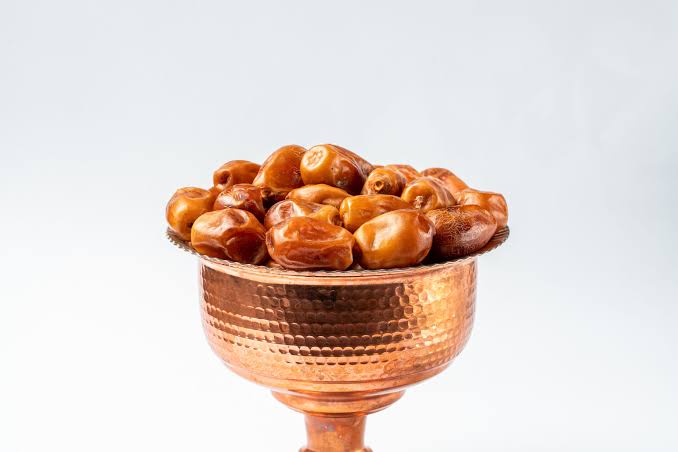 تصویر 3 از خرما زاهدی ستاره سیاه با رنگ جذاب و بافت خوش خوراک